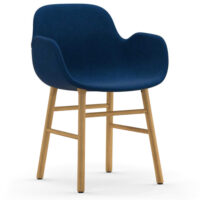 Výprodej Normann Copenhagen designové židle Form Armchair Wood (polstrování modré, dub)